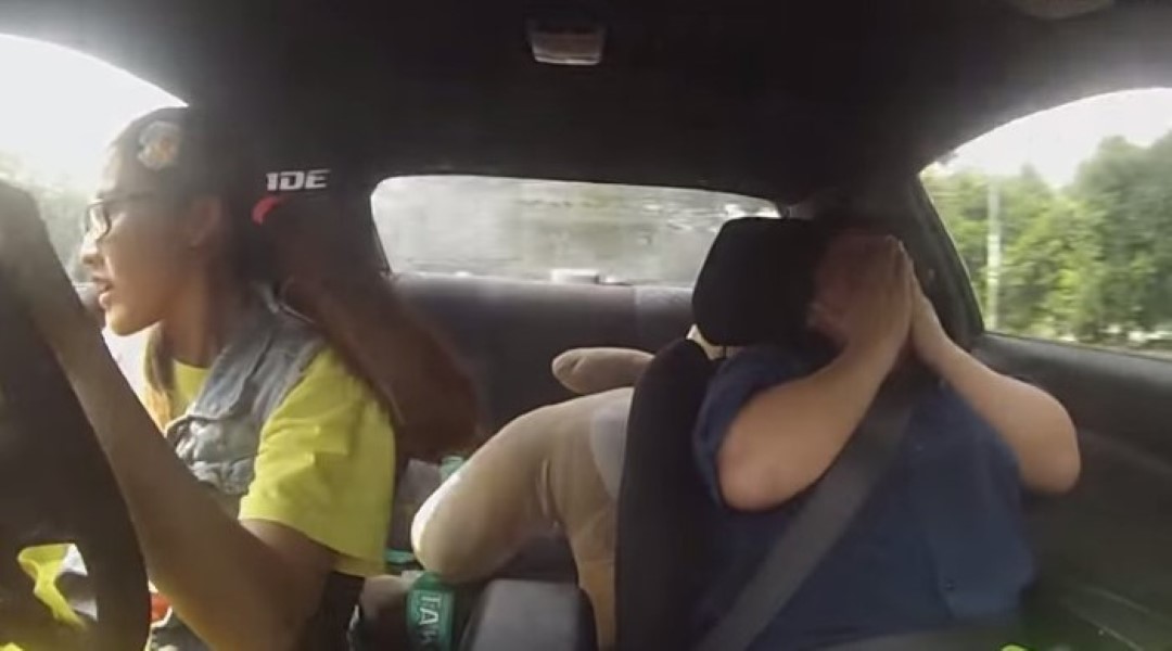 Секс с инструктором по вождению прямо в авто порно видео