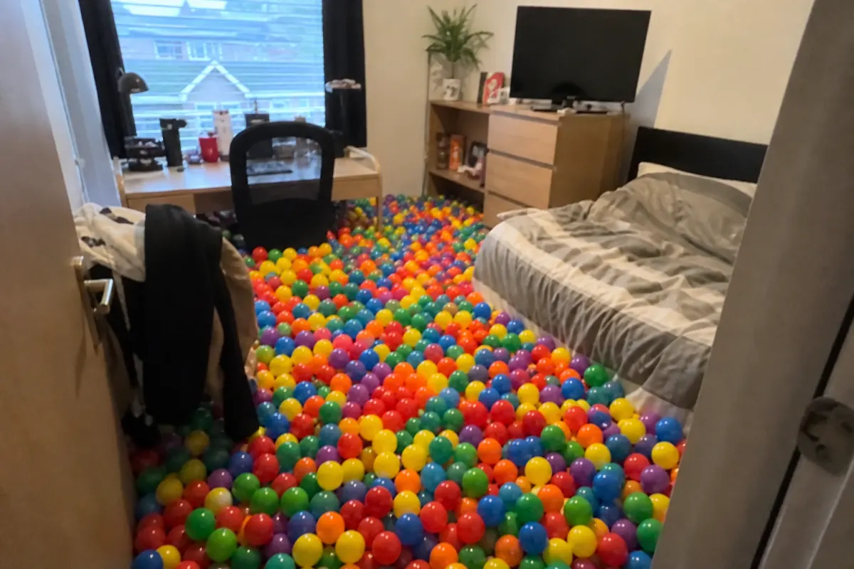 Balloon room