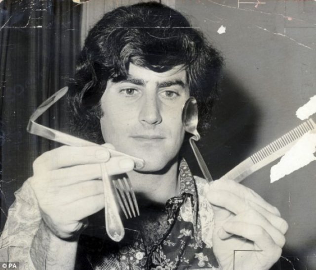 CLASSIC HOAXES: Uri Geller - The Greatest Prankster Of All Time ...